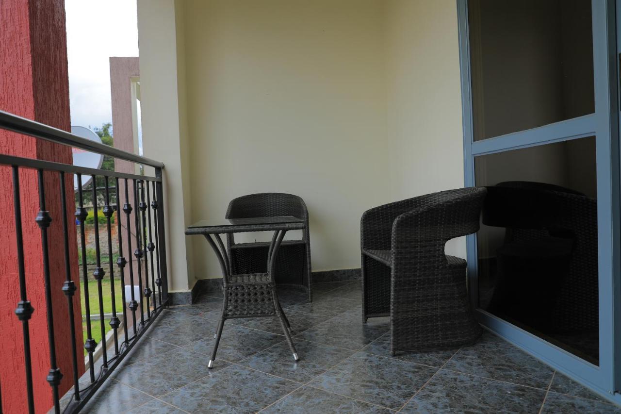 Silver Oaks Hotel Boma Fort Portal Екстериор снимка