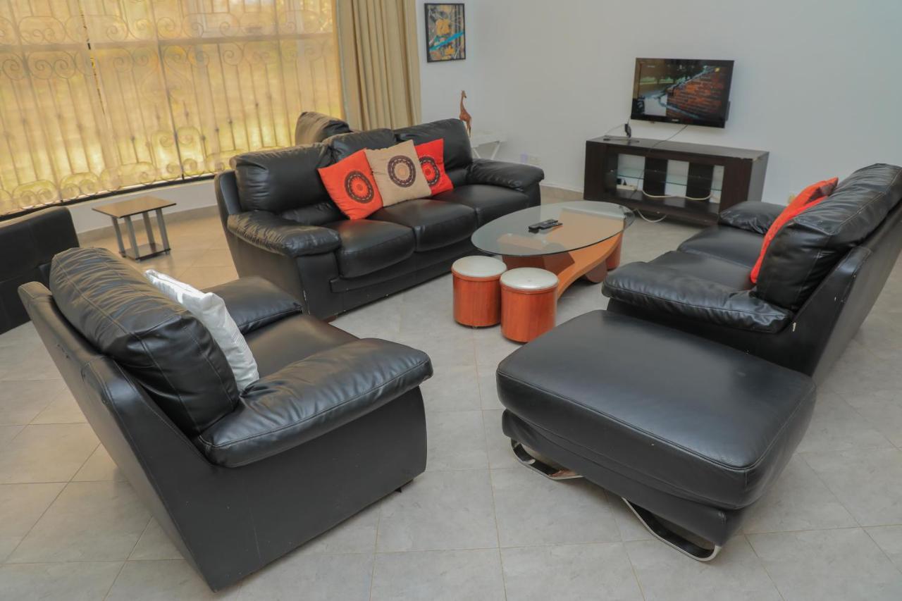 Silver Oaks Hotel Boma Fort Portal Екстериор снимка