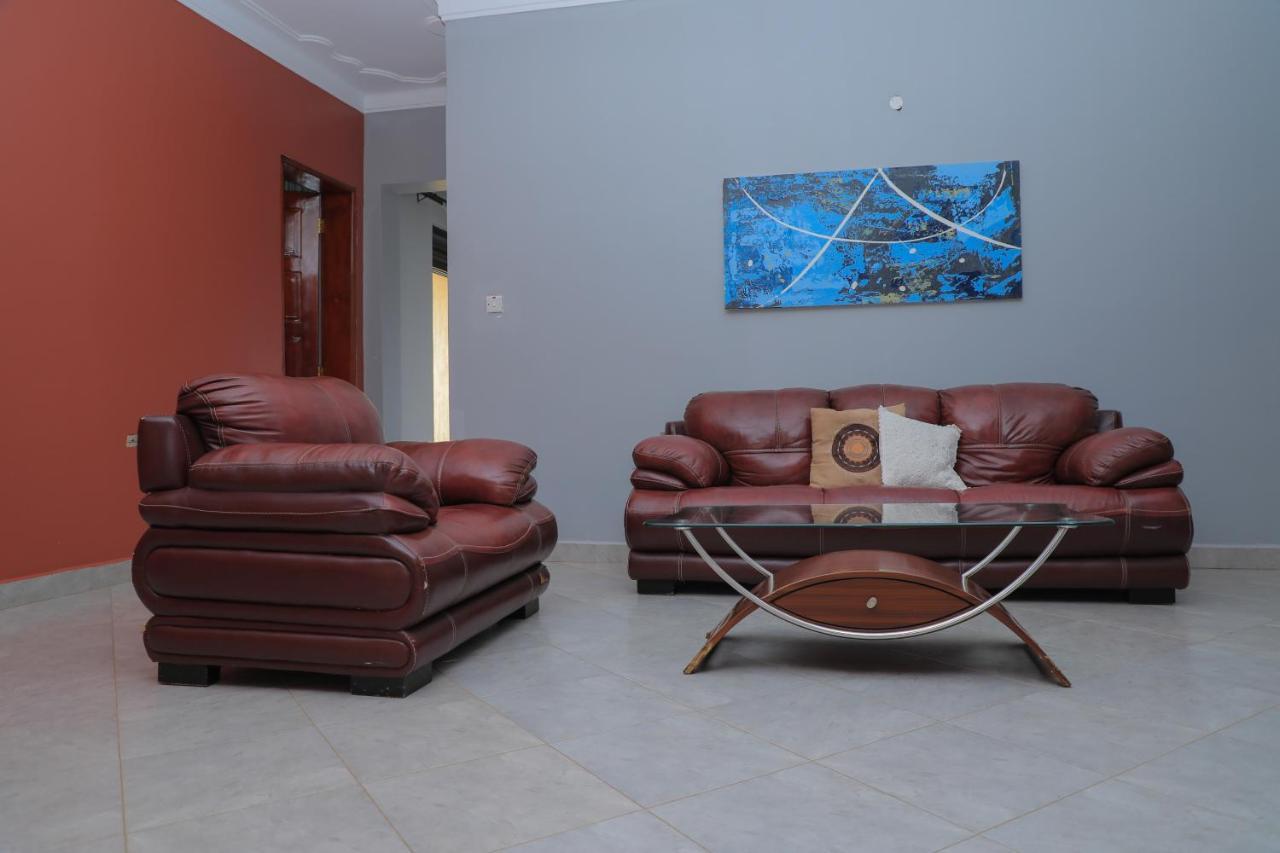 Silver Oaks Hotel Boma Fort Portal Екстериор снимка