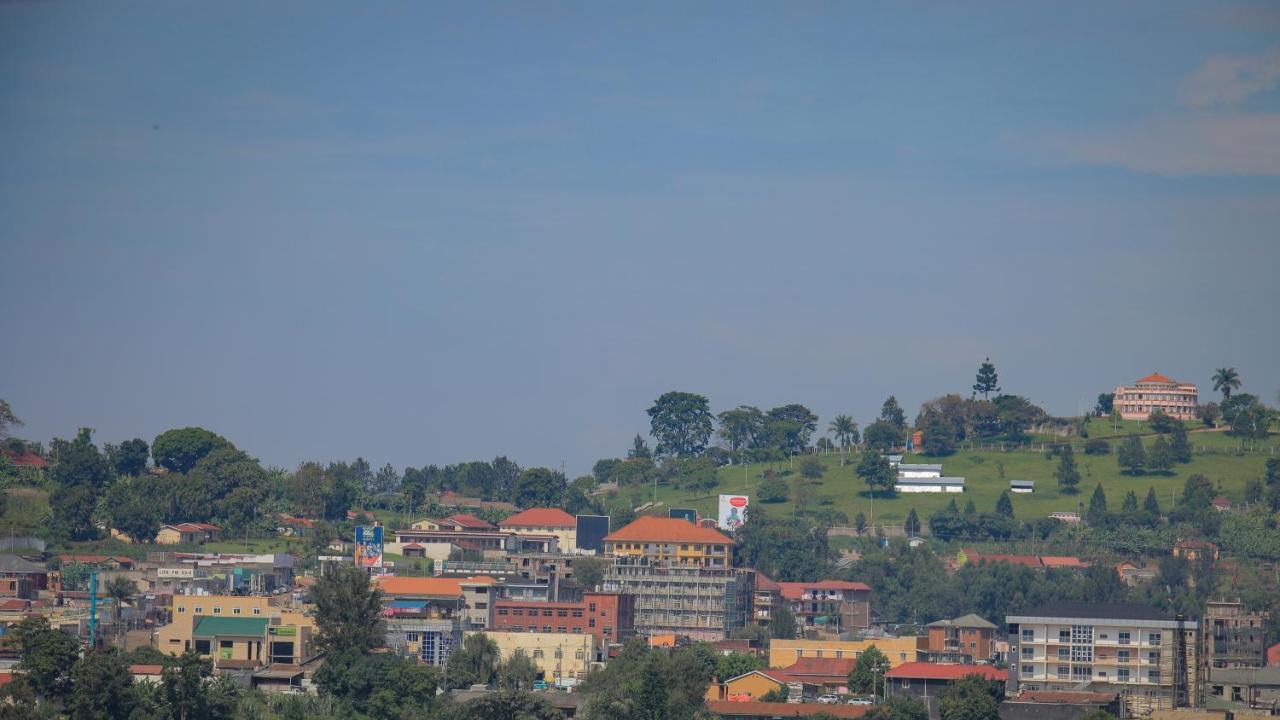 Silver Oaks Hotel Boma Fort Portal Екстериор снимка