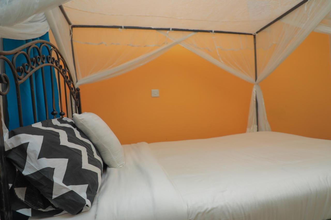 Silver Oaks Hotel Boma Fort Portal Екстериор снимка