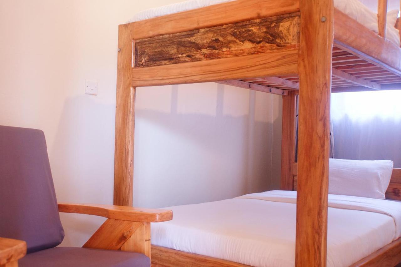Silver Oaks Hotel Boma Fort Portal Екстериор снимка