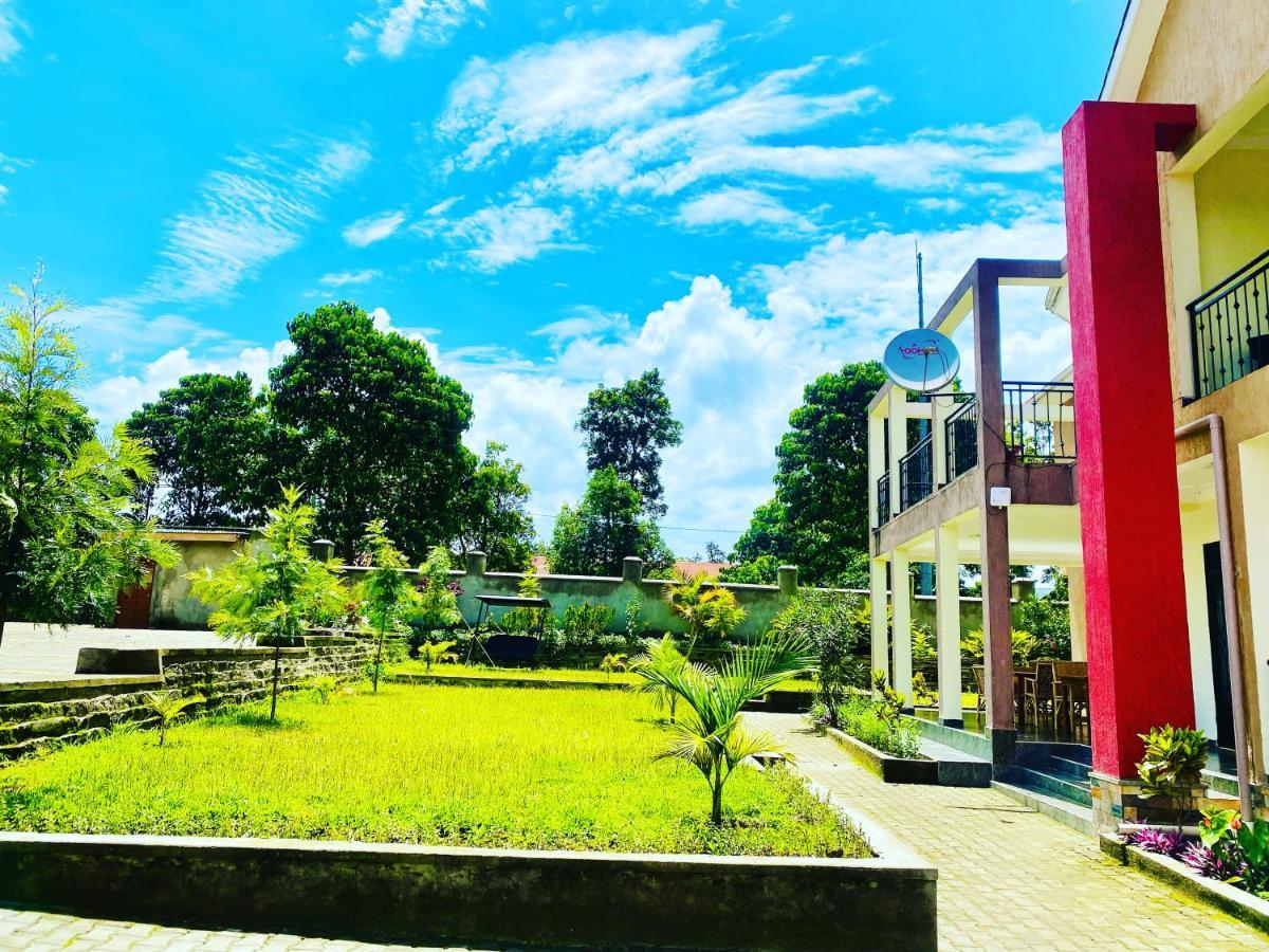 Silver Oaks Hotel Boma Fort Portal Екстериор снимка