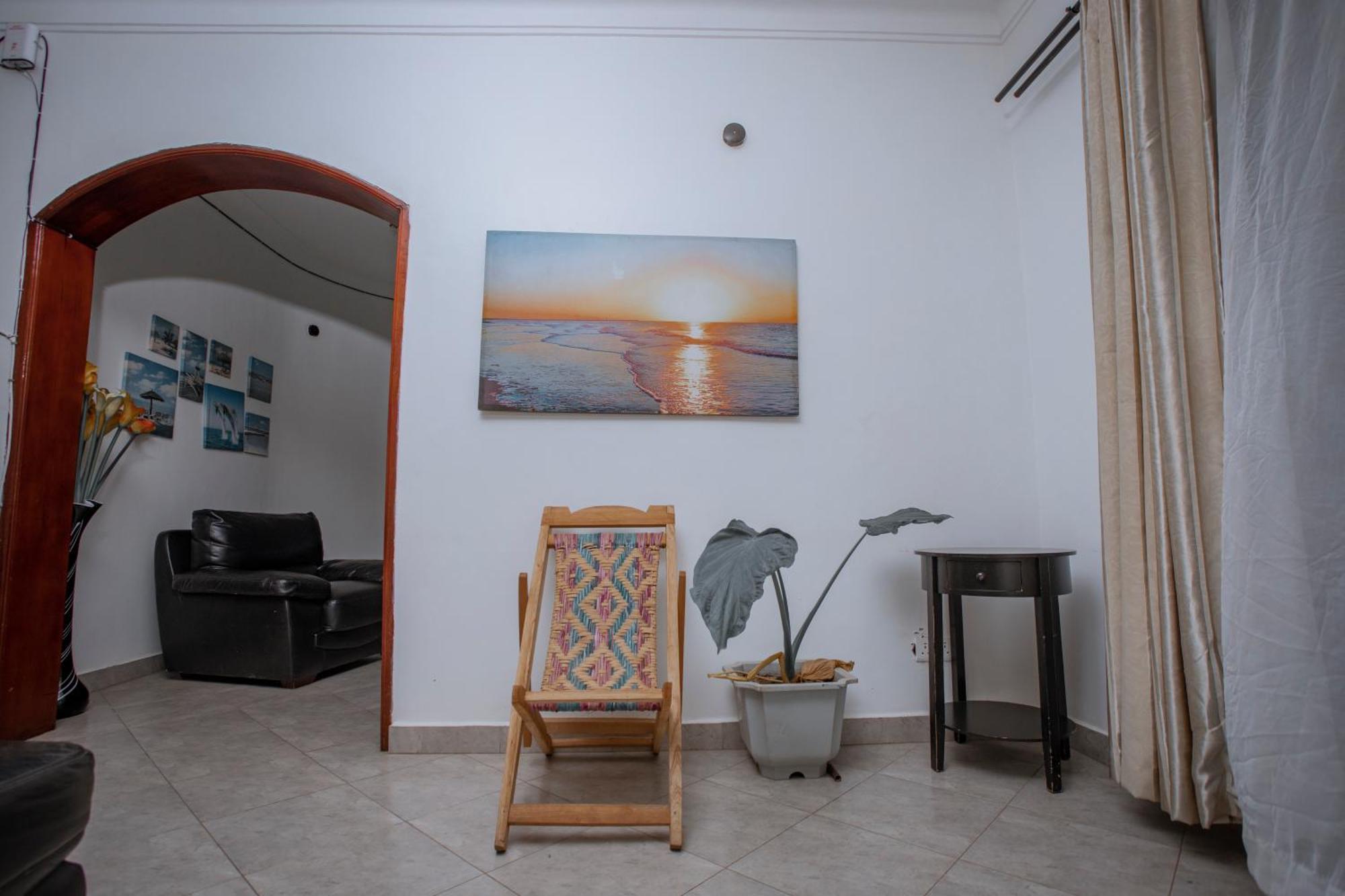 Silver Oaks Hotel Boma Fort Portal Екстериор снимка